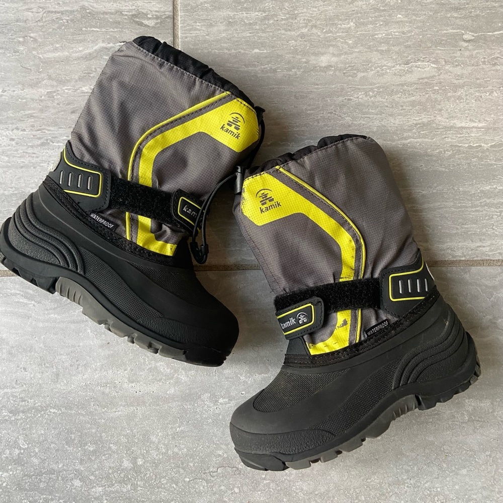 Kamik Snow boots boys size 13